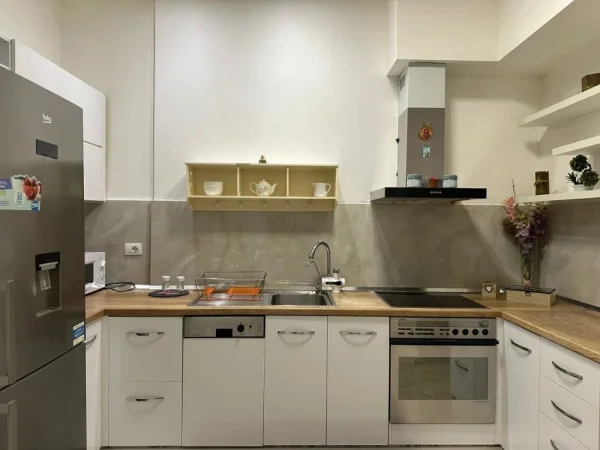 Tirane, shitet apartament 2+1+Aneks Kati 1, 101.3m² 168.001 € (Liqeni i thate Rruga peti)