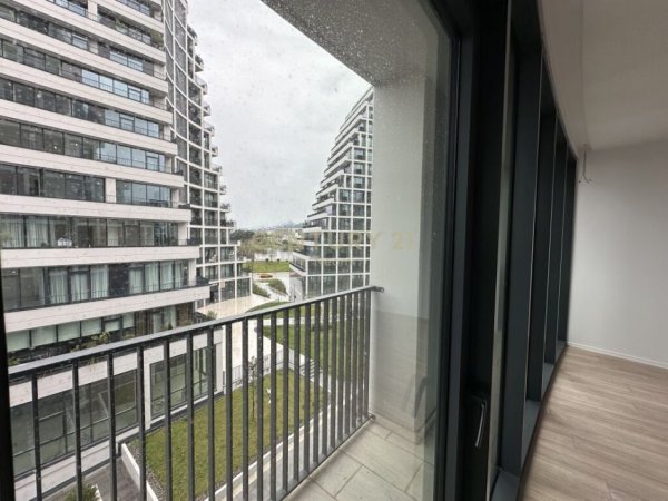 Tirane, jepet me qera ambjent biznesi Kati 3, 123 m² 1.550 € (LAKE VIEW)