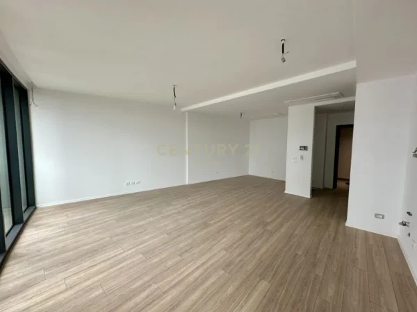 Tirane, jepet me qera ambjent biznesi Kati 3, 123 m² 1.550 € (LAKE VIEW)