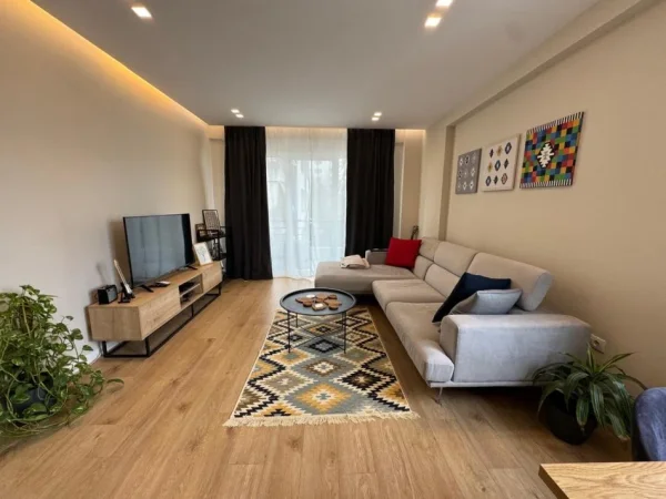 Tirane, shitet apartament 2+1 , 93 m² (Liqeni i Thate)