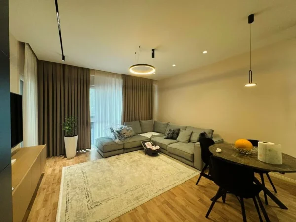 Tirane, shitet apartament 1+1 , 75 m² 145.000 € (Prane Emerald Center)