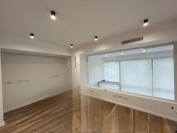 Tirane, shes ambjent biznesi , 93 m² 280.000 € (Yzberisht)