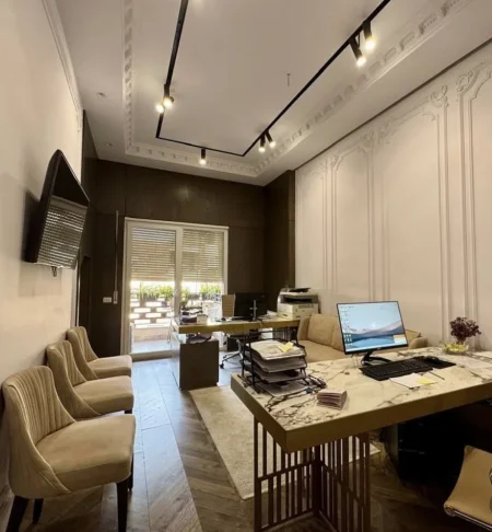 Tirane, jepet me qera ambjent biznesi Kati 7, 55 m² 650 € 