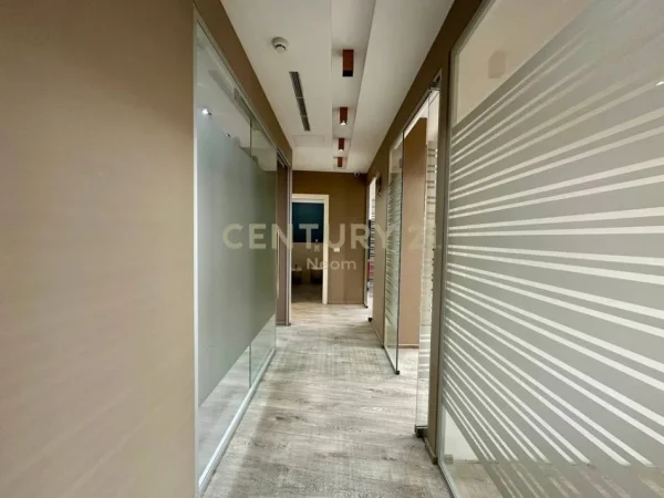 Tirane, shitet zyre Kati 8, 146 m² 499.000 € (Neom110490)