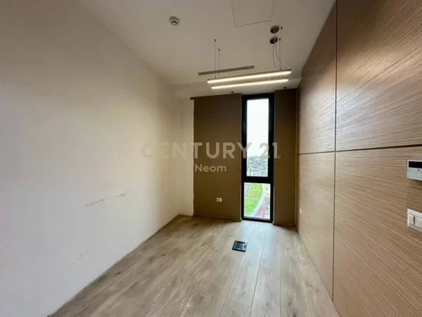 Tirane, shitet zyre Kati 8, 146 m² 499.000 € (Neom110490)