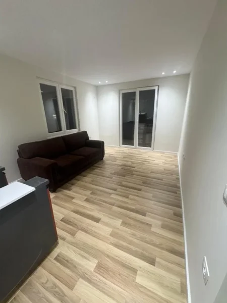Tirane, shitet apartament 2+1+Ballkon Kati 3, 76 m² 154.000 € (tek Mine Peza)