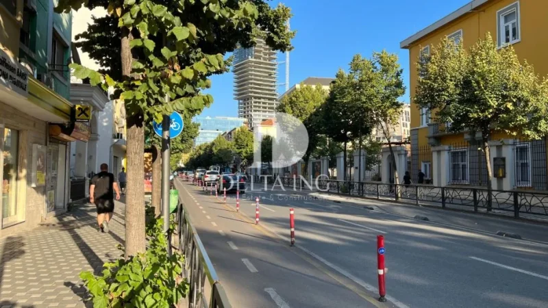 Tirane, jepet me qera ambjent biznesi Kati 0, 75 m² 1.500 € (Rruga e Durrësit)