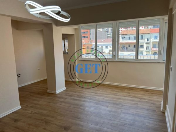Durres, shitet apartament 2+1 Kati 3, 90 m² 165.000 € (Rruga e Re e Portit)