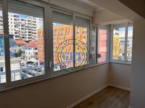 Durres, shitet apartament 2+1 Kati 3, 90 m² 165.000 € (Rruga e Re e Portit)