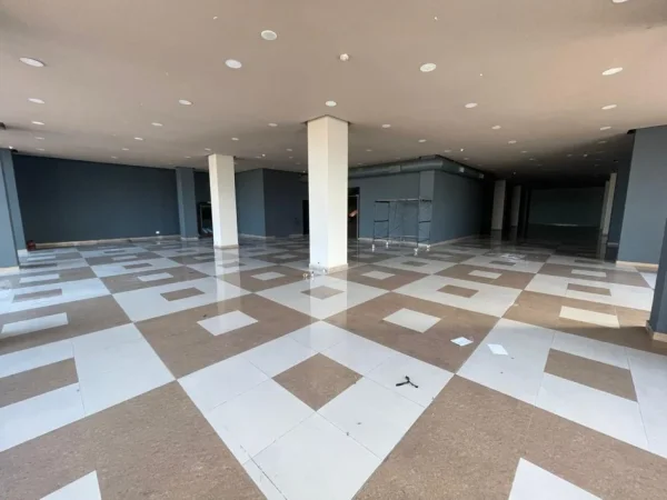 Tirane, jepet me qera ambjent biznesi Kati 1, 750 m² 3.375 € (Autostrada Tirane Durres)