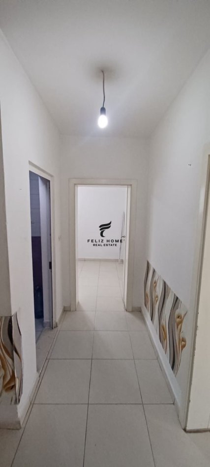 Tirane, jepet me qera apartament 3+1+Ballkon Kati 2, 110 m² 350 € (XHAMLLIK)