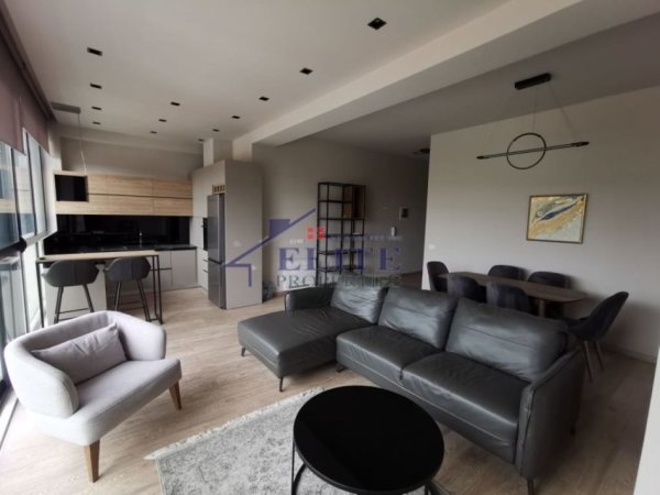 Tirane, jepet me qera apartament 2+1+Ballkon Kati 6, 100 m² 1.200 € (Prane Square 21)