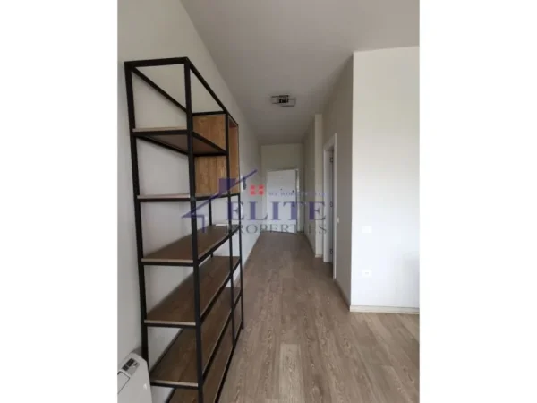 Tirane, jepet me qera apartament 2+1+Ballkon Kati 6, 100 m² 1.200 € (Prane Square 21)