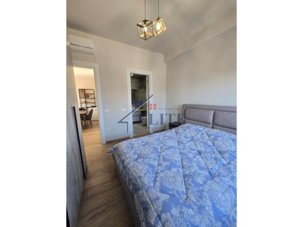 Tirane, jepet me qera apartament 2+1+Ballkon Kati 6, 100 m² 1.200 € (Prane Square 21)