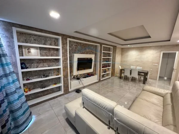 Tirane, shitet apartament 2+1+Aneks+Ballkon Kati 3, 107 m² 210.000 € (liqeni i thate)