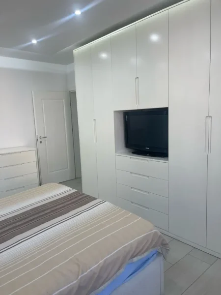 Tirane, shitet apartament 2+1+Ballkon Kati 3, 85 m² 158.000 € (Rruga e Kavajes)