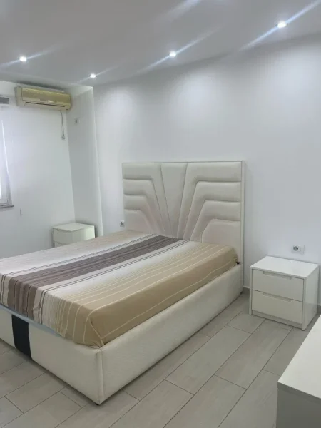 Tirane, shitet apartament 2+1+Ballkon Kati 3, 85 m² 158.000 € (Rruga e Kavajes)