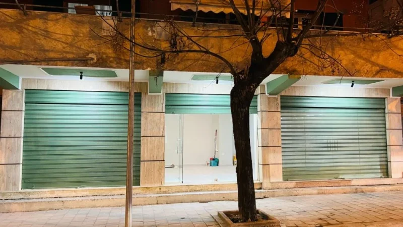 Vlore, shitet dyqan Kati 1, 110 m² 230.000 € (Isa Boletini)