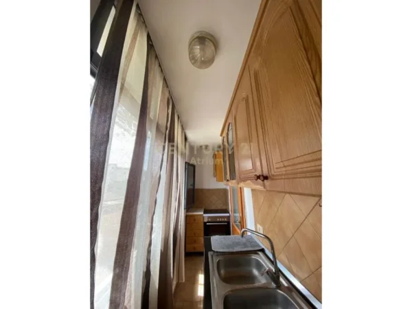 Tirane, shitet apartament 1+1 Kati 5, 47 m² 77.000 € (Rruga Bardhyl, prane Oslo)