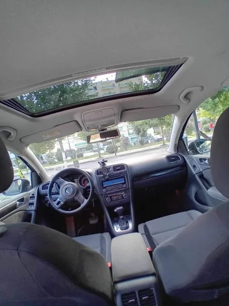 Tirane, shes makine GOLF 6 Nafte, blu e errët automatik 170.000 km 6.400 €