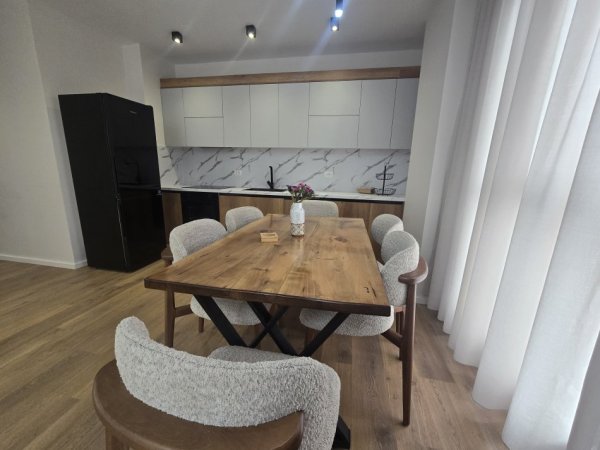 Tirane, jepet me qera apartament 2+1+Aneks+Ballkon Kati 3, 105 m² 750 € (fiori di bosco)
