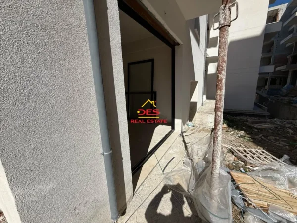 Vlore, shitet apartament 1+1+Ballkon Kati 1, 80 m² (Rruga Dhimitër Konomi)