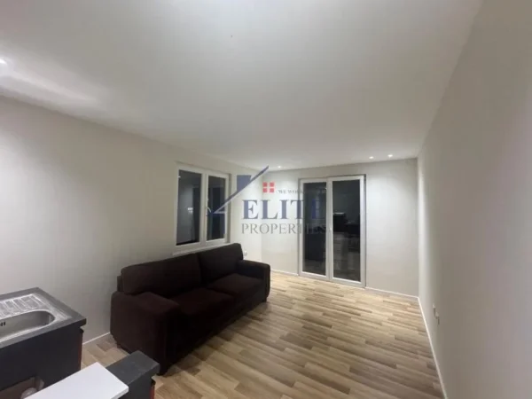 Tirane, shitet apartament 2+1+Ballkon Kati 3, 76 m² 154.000 € (Mine Peza)