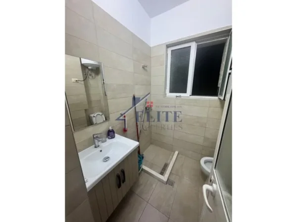 Tirane, shitet apartament 2+1+Ballkon Kati 3, 76 m² 154.000 € (Mine Peza)