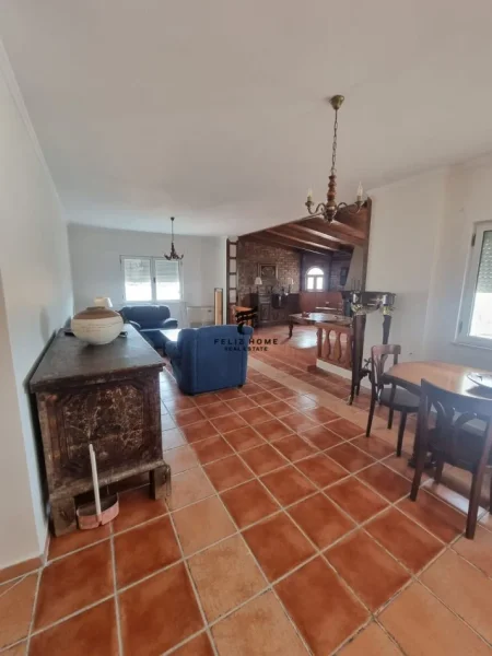 Tirane, jepet me qera zyre Kati 11, 270 m² 1.800 € (BLLOKU)