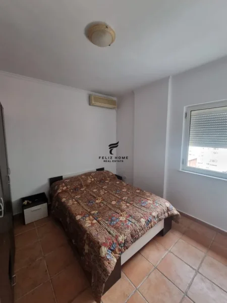 Tirane, jepet me qera zyre Kati 11, 270 m² 1.800 € (BLLOKU)