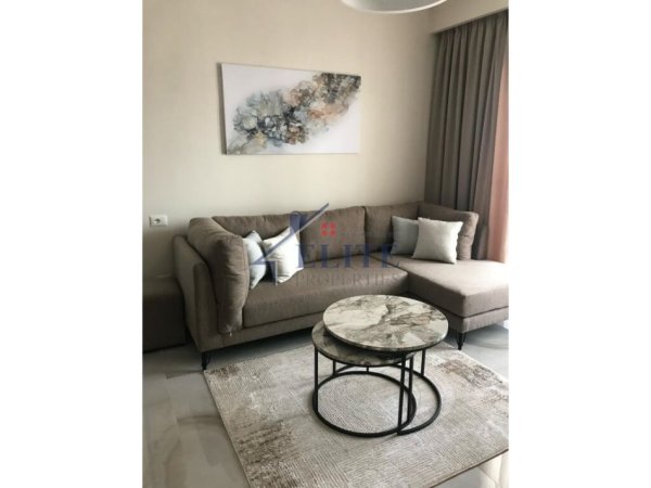 Tirane, jepet me qera apartament 2+1+Ballkon Kati 18, 110 m² 1.400 € (Tirana Garden Building)