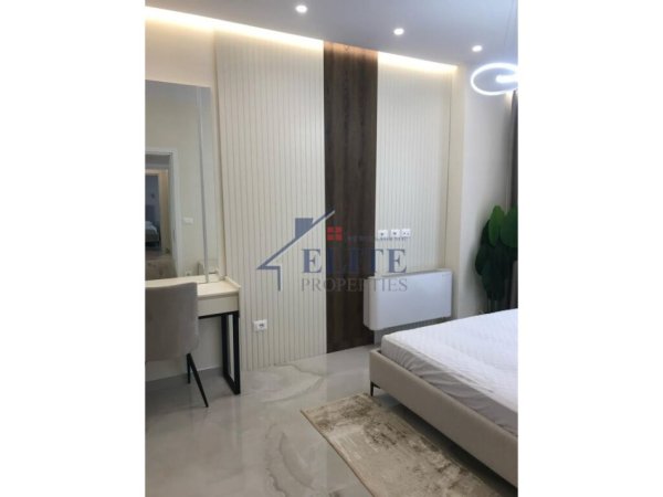 Tirane, jepet me qera apartament 2+1+Ballkon Kati 18, 110 m² 1.400 € (Tirana Garden Building)