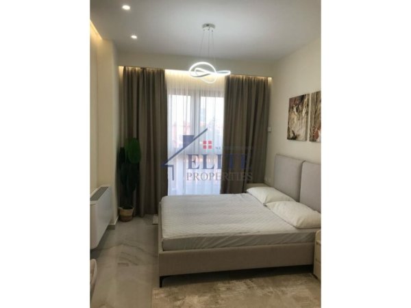 Tirane, jepet me qera apartament 2+1+Ballkon Kati 18, 110 m² 1.400 € (Tirana Garden Building)