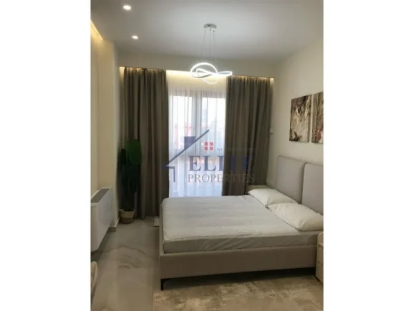 Tirane, jepet me qera apartament 2+1+Ballkon Kati 18, 110 m² 1.400 € (Tirana Garden Building)