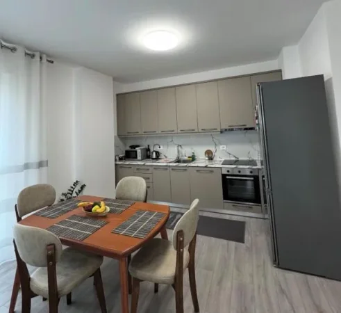 Tirane, jepet me qera apartament 2+1+Ballkon Kati 2, (Trio Towers)