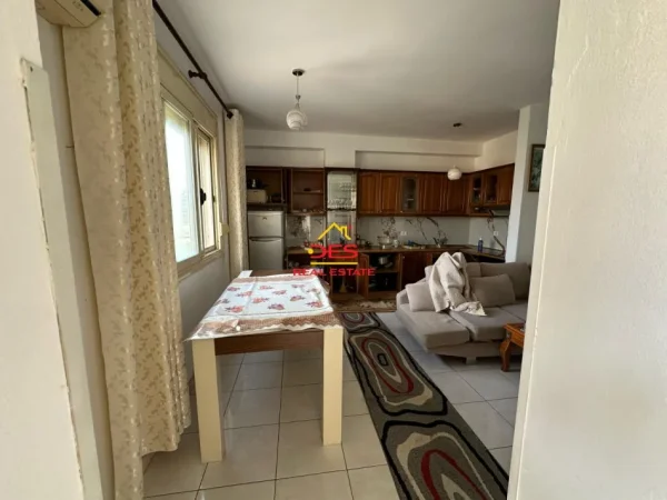 Vlore, shitet apartament 2+1+Ballkon Kati 4, 90 m² 65.000 € (Rruga Damian Humariti, Vlorë.)