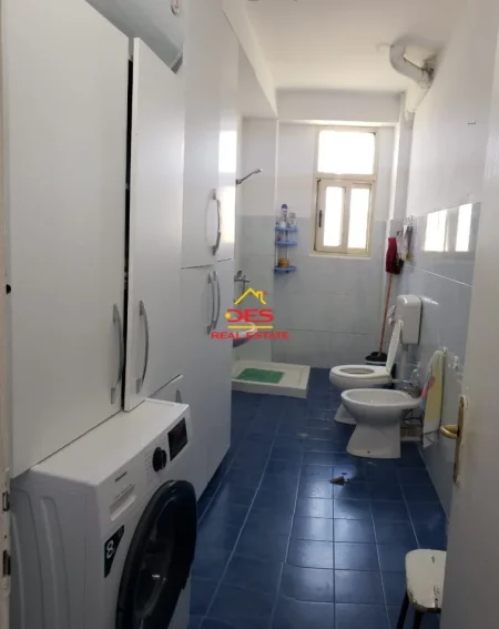 Vlore, shitet apartament 2+1+Ballkon Kati 4, 90 m² 65.000 € (Rruga Damian Humariti, Vlorë.)