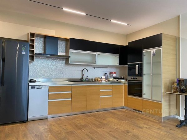 Tirane, jepet me qera apartament 2+1+Aneks+Ballkon Kati 4, 125 m² 800 € (DON BOSKO)