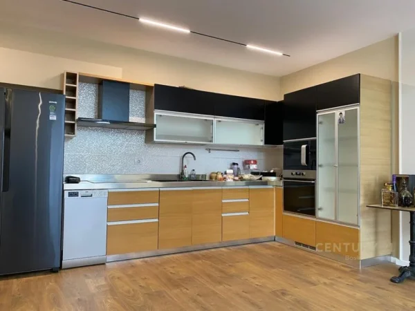 Tirane, jepet me qera apartament 2+1+Aneks+Ballkon Kati 4, 125 m² 800 € (DON BOSKO)