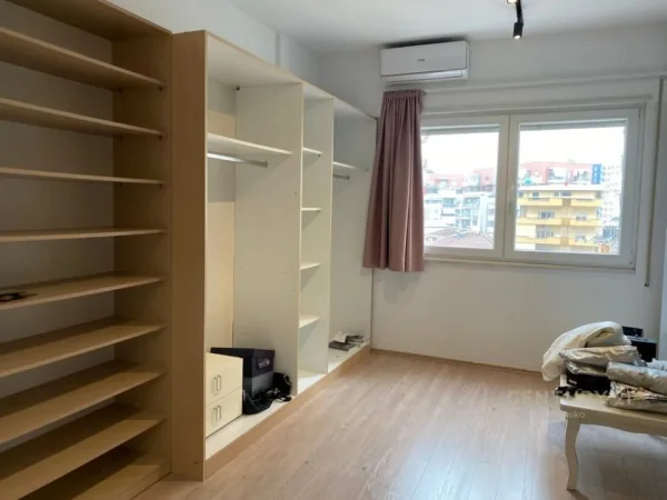 Tirane, jepet me qera apartament 2+1+Aneks+Ballkon Kati 4, 125 m² 800 € (DON BOSKO)