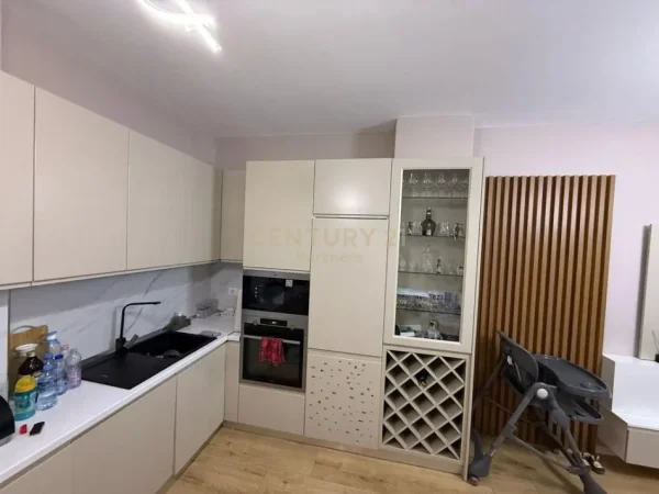 Tirane, shes apartament 2+1+Aneks+Ballkon Kati 9, 95 m² 165.000 € (GRAND GALLERY-YZBERISHT)