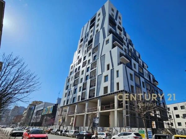 Tirane, shes apartament 3+1+Aneks+Ballkon Kati 12, 167 m² 520.990 € (RRUGA E BARRIKADAVE)