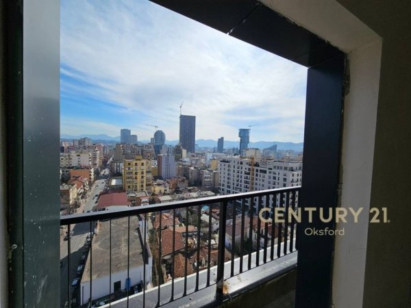 Tirane, shes apartament 3+1+Aneks+Ballkon Kati 12, 167 m² 520.990 € (RRUGA E BARRIKADAVE)