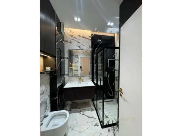 Tirane, shes apartament 2+1+Aneks+Ballkon Kati 7, 117 m² 230.000 € (Oazis Residence)