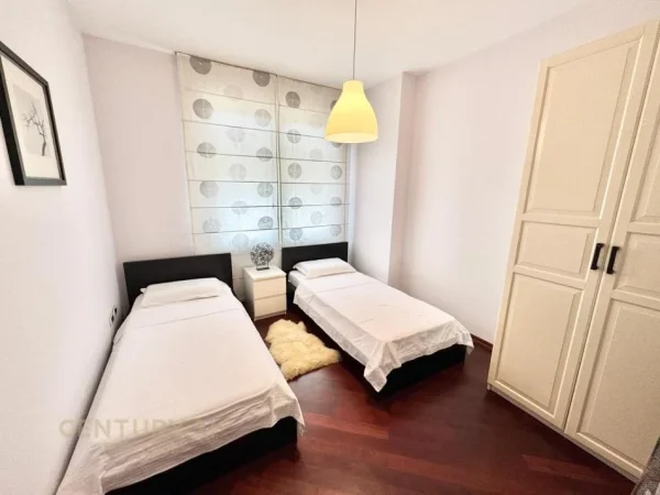 Tirane, jepet me qera apartament 2+1+Aneks+Ballkon Kati 8, 116 m² 1.300 € (BLLOK - LIBRI UNIVERSITAR)