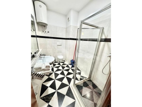 Tirane, jepet me qera apartament 2+1+Aneks+Ballkon Kati 8, 116 m² 1.300 € (BLLOK - LIBRI UNIVERSITAR)