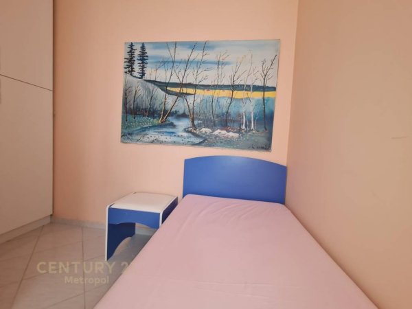 Tirane, jepet me qera apartament 2+1+Aneks+Ballkon Kati 8, 82 m² 650 € (Pallatet Agimi)