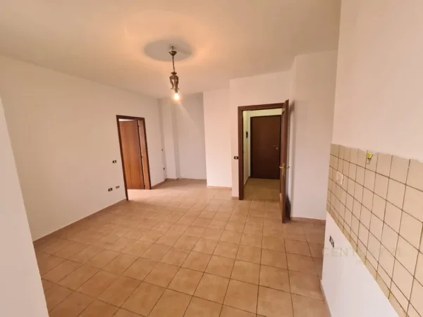 Tirane, shes apartament 1+1+Aneks+Ballkon Kati 4, 63 m² 160.000 € (Sheshi Willson)