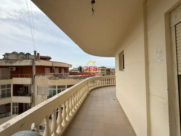 Vlore, shitet apartament 2+1+Ballkon Kati 10, 125 m² 130.000 € (Rruga Sadik Zotaj)