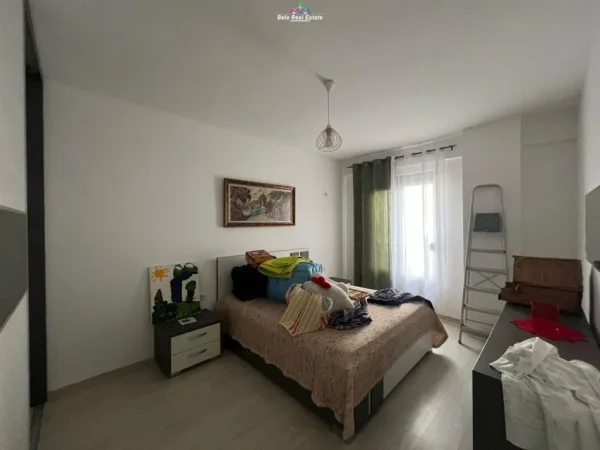 Tirane, jepet me qera apartament 2+1 Kati 4, 85 m² 450 € (yzberisht)